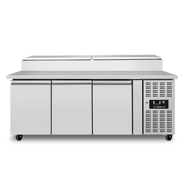 43-1.png Saladette | 3 Doors (1/1 GN) | Top 8× 1/3 GN | +2°C to +8°C | Forced Cooling | Flip Lids - Image 1